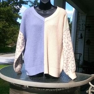 dee elly two tone sweater Sz.M